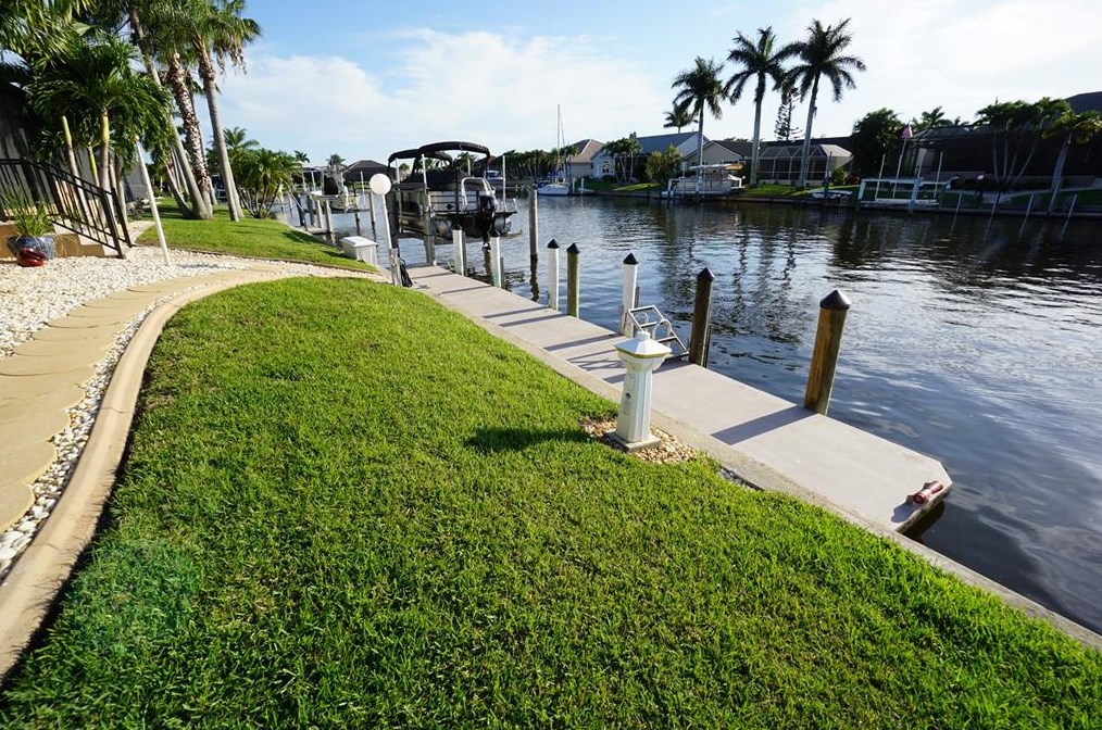 530 Monaco Dr, Punta Gorda FL 33950-7814 exterior