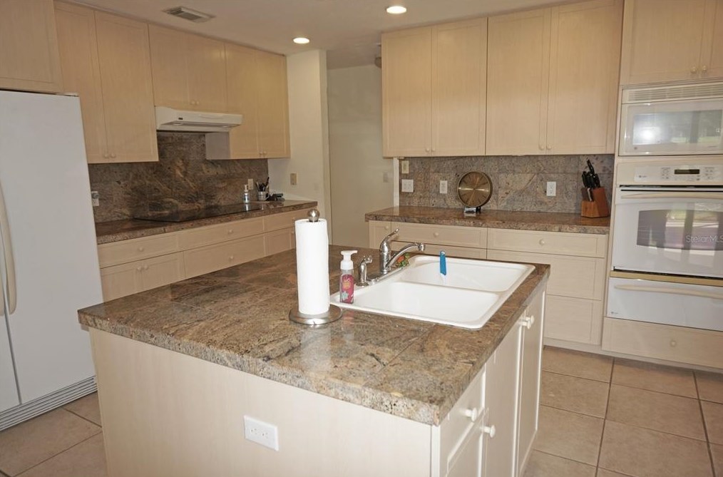 21 Seasons Dr, Punta Gorda FL  33983-5432 exterior