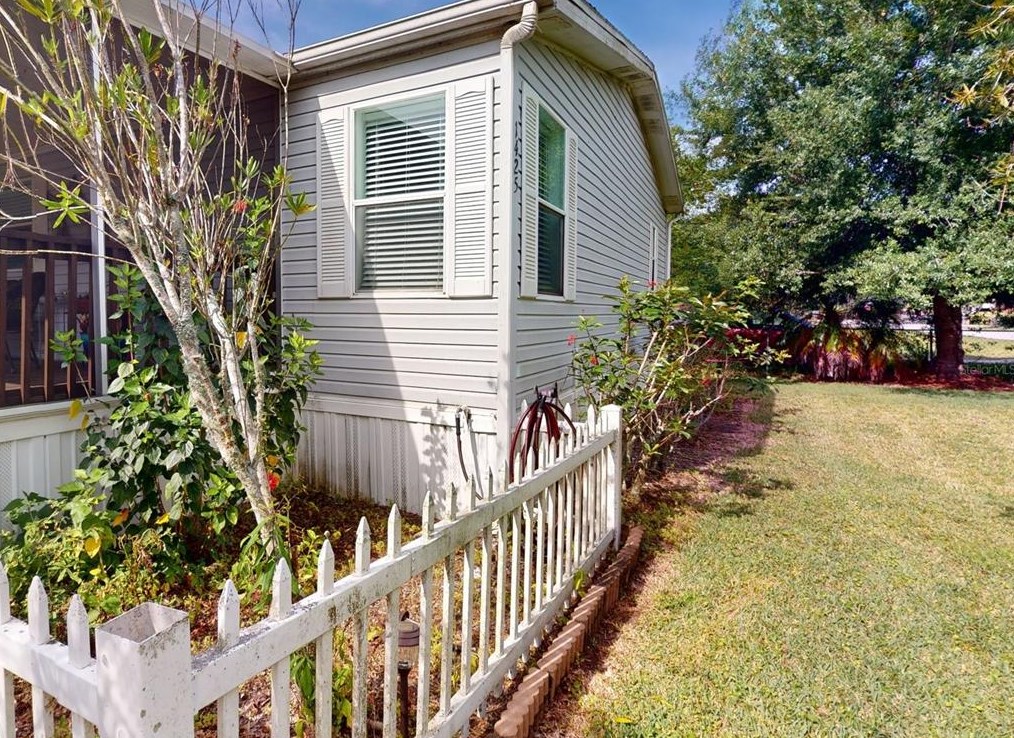 1425 Plum Dr, Arcadia FL  34266-7477 exterior