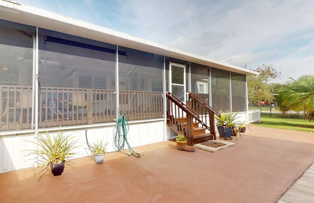 1425 Plum Dr, Arcadia FL  34266-7477 exterior