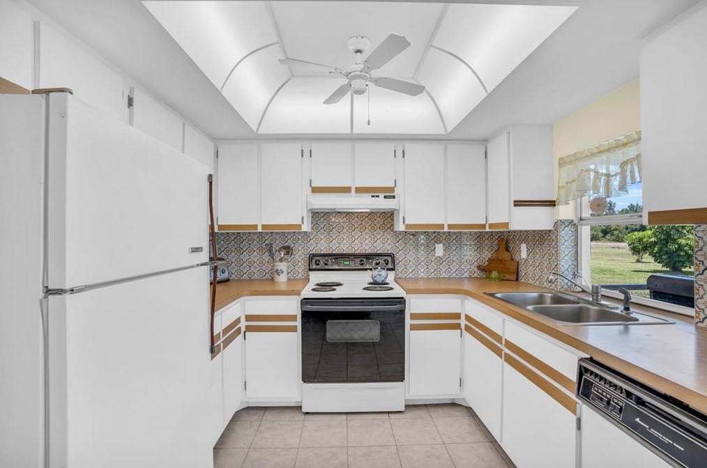 11176 3rd Ave, Punta Gorda FL  33955-1333 exterior