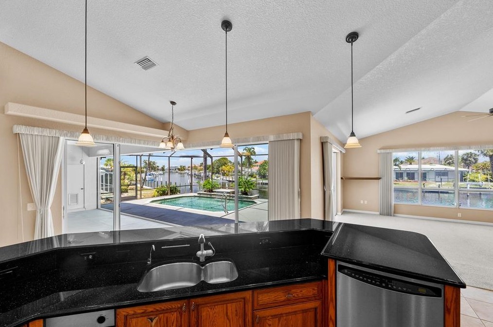 182 Gulfview Rd, Punta Gorda FL 33950-5122 exterior