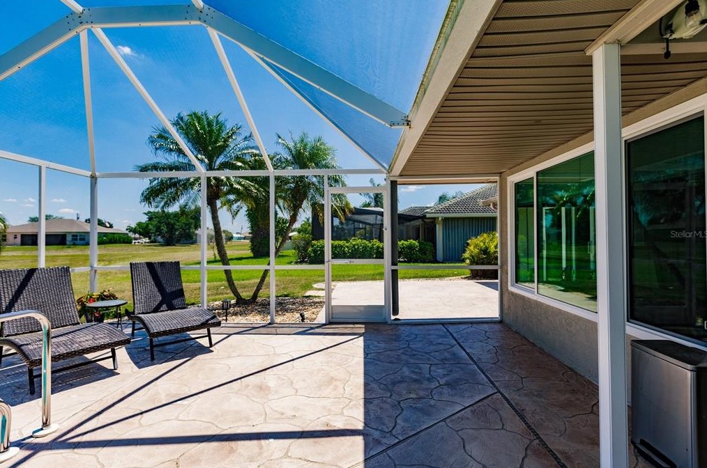 2354 Rio De Janeiro Ave, Punta Gorda FL  33983-8664 exterior