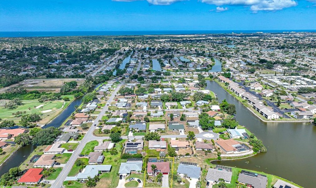 1724 Claw Ct, Venice, FL 34293-1935