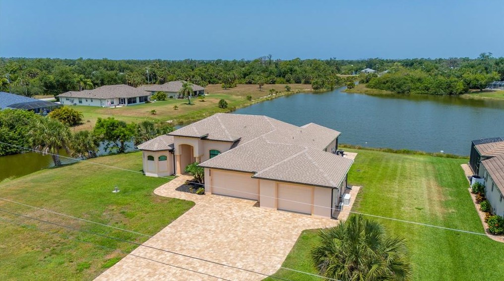 476 Sweetwater Dr, Placida, FL 33947