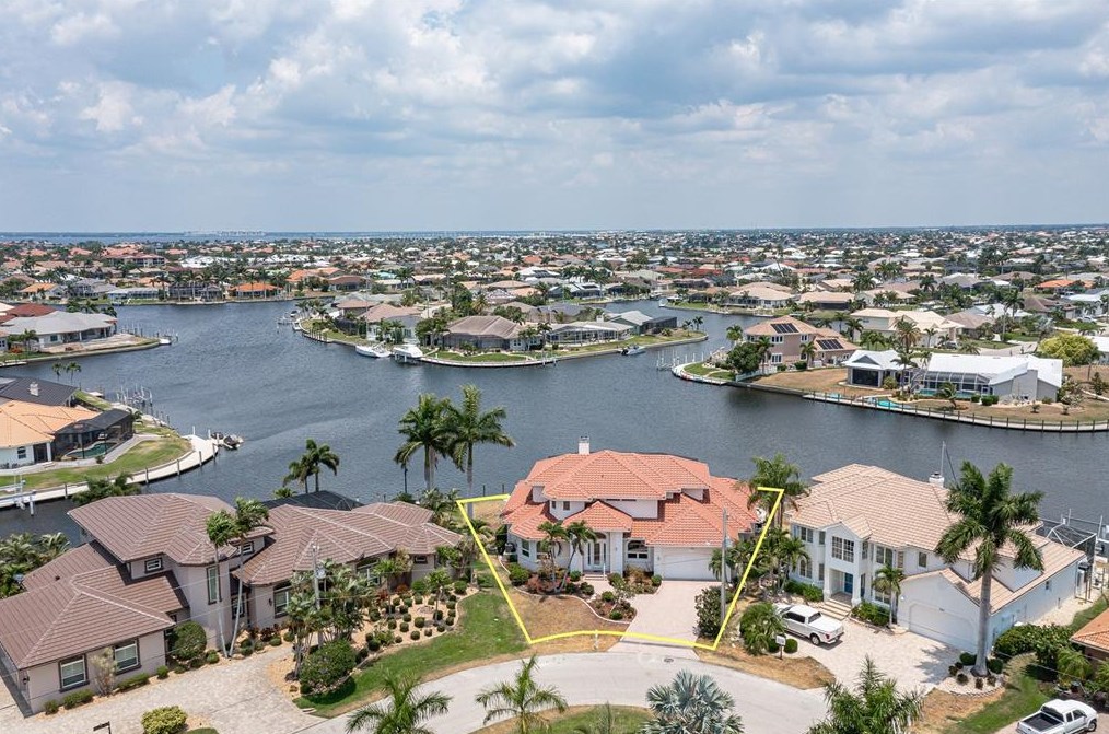 1060 San Mateo Dr, Punta Gorda, FL 33950-6364