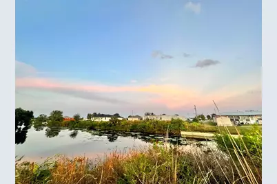 1815 NE 10th Avenue, Cape Coral, FL 33909 - Photo 2