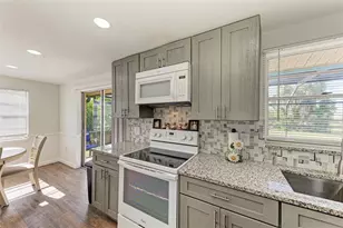 258 Shadow St NW, Port Charlotte, FL 33952 - Photo 10
