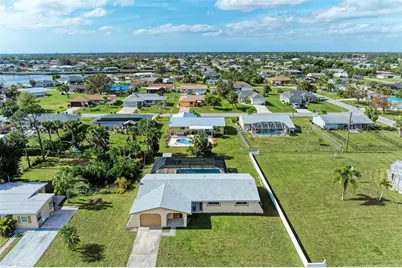 258 Shadow Street NW, Port Charlotte, FL 33952 - Photo 4