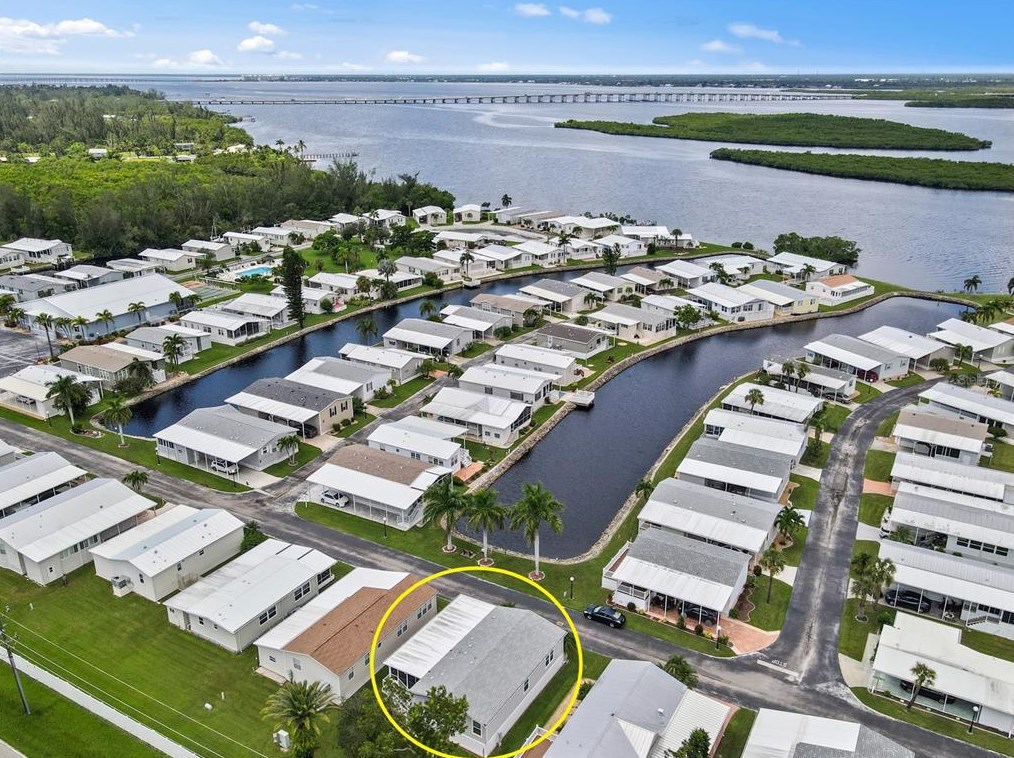 4300 Riverside Dr #9, Punta Gorda, FL 33982