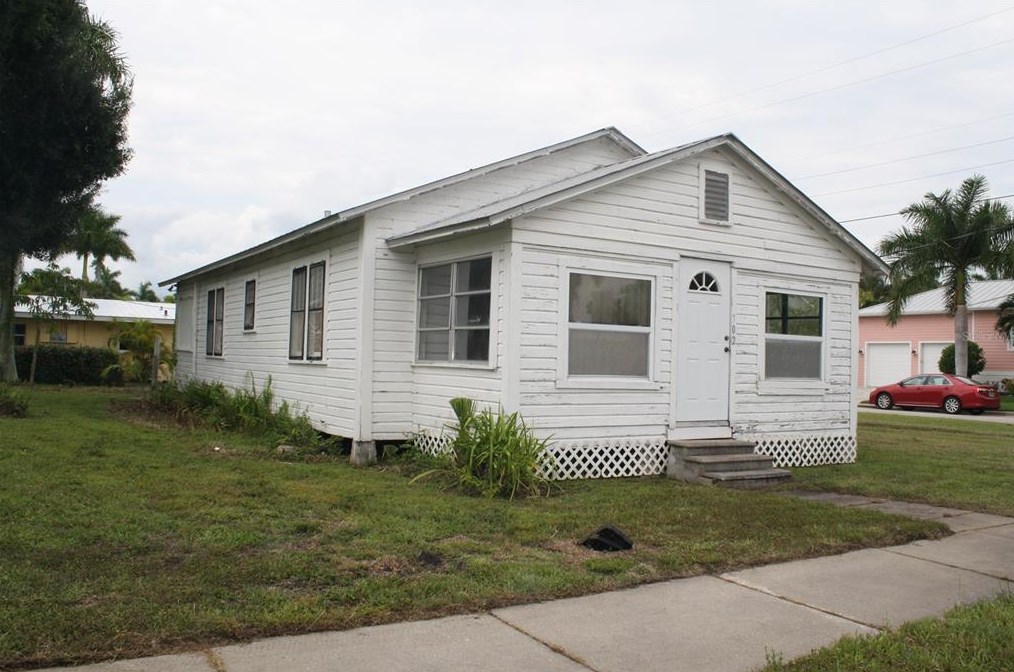 702 W Olympia Ave, Punta Gorda, FL 33950
