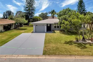 60 Golfview Rd, Rotonda West, FL 33947 - Photo 2