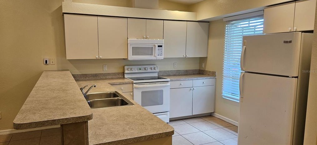 1628 Sw Santa Barbara Pl, Cape Coral, FL 33991