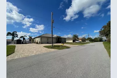 9558 Honeymoon Drive, Port Charlotte, FL 33981 - Photo 4