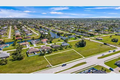 1213 Chiquita Boulevard S, Cape Coral, FL 33991 - Photo 6