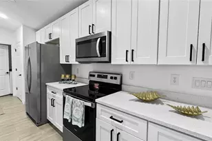 2325 Hanford Ln, North Port, FL 34288 - Photo 6