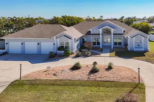 2124 Cornwallis Pkwy, Cape Coral, FL 33904 - Photo 10