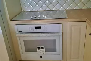 1212 Benjamin Franklin Dr, Sarasota, FL 34236 - Photo 8