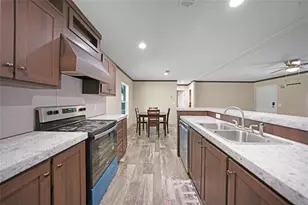 9827 SE Hoth Rd, Arcadia, FL 34266 - Photo 8