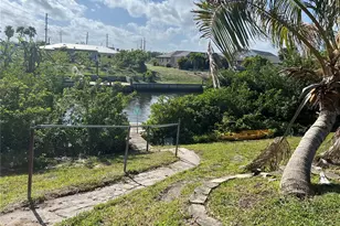 705 Crestview Cir NW, Port Charlotte, FL 33948 - Photo 22