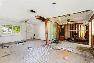2677 Martin St, Sarasota, FL 34237 - Photo 10