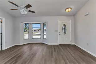 428 Briarwood Rd, Venice, FL 34293 - Photo 12