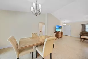 7135 Tropicaire Blvd, North Port, FL 34291 - Photo 10