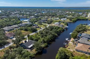 17356 Gulfspray Cir, Port Charlotte, FL 33948 - Photo 4
