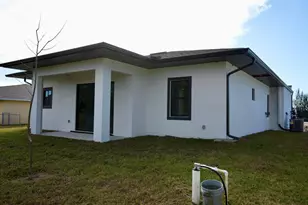 313 NE 9th St, Cape Coral, FL 33909 - Photo 6