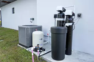 313 NE 9th St, Cape Coral, FL 33909 - Photo 38