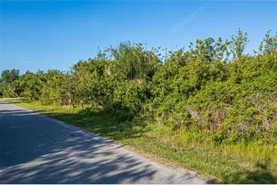 138 Edgemere Street NW, Port Charlotte, FL 33948 - Photo 2