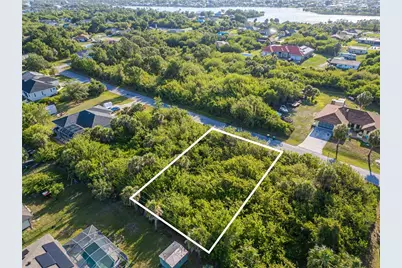 138 Edgemere Street NW, Port Charlotte, FL 33948 - Photo 4