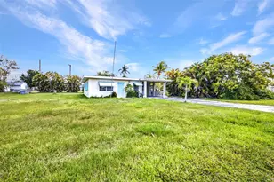 426 Burland St, Punta Gorda, FL 33950 - Photo 2