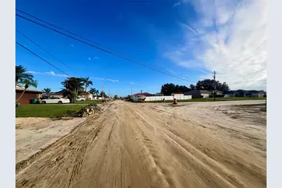 1424 NE 9th Avenue, Cape Coral, FL 33909 - Photo 4