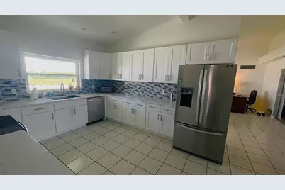 24239 Yacht Club Boulevard, Punta Gorda, FL 33955 - Photo 10