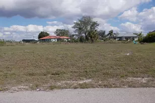 1417 NW 9th Pl, Cape Coral, FL 33993 - Photo 4