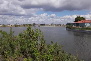 1417 NW 9th Pl, Cape Coral, FL 33993 - Photo 2