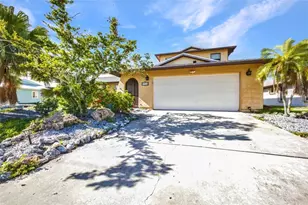 18566 Arapahoe Cir, Port Charlotte, FL 33948 - Photo 1