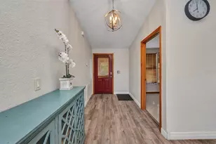 18566 Arapahoe Cir, Port Charlotte, FL 33948 - Photo 8