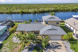 18566 Arapahoe Cir, Port Charlotte, FL 33948 - Photo 4