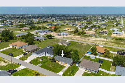 1006 NE 2nd Avenue, Cape Coral, FL 33909 - Photo 2