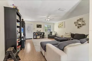 1053 Yarmouth St, Port Charlotte, FL 33952 - Photo 4