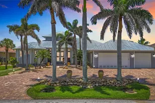 119 Creek Dr SE, Port Charlotte, FL 33952 - Photo 8