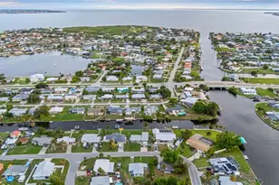 180 Palmetto Cir NE, Port Charlotte, FL 33952 - Photo 4