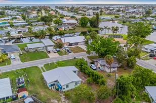 180 Palmetto Cir NE, Port Charlotte, FL 33952 - Photo 10