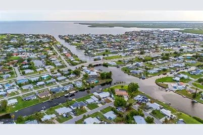 180 Palmetto Circle NE, Port Charlotte, FL 33952 - Photo 6