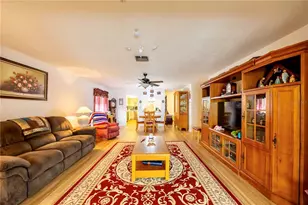 5585 Pendlewood Ln, Fort Myers, FL 33919 - Photo 16