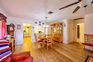 5585 Pendlewood Ln, Fort Myers, FL 33919 - Photo 8