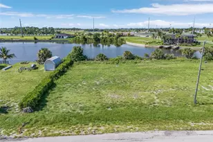 1216 NW 9th St, Cape Coral, FL 33993 - Photo 12