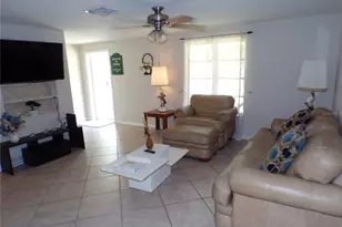 182 Chelsea Ct NW, Port Charlotte, FL 33952 - Photo 4